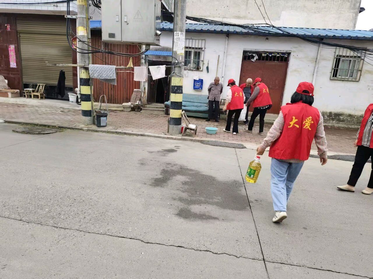志愿者入户慰问